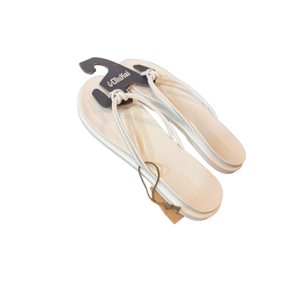 OluKai Shoes - Women's OluKai AKA Sandals Size 8 White